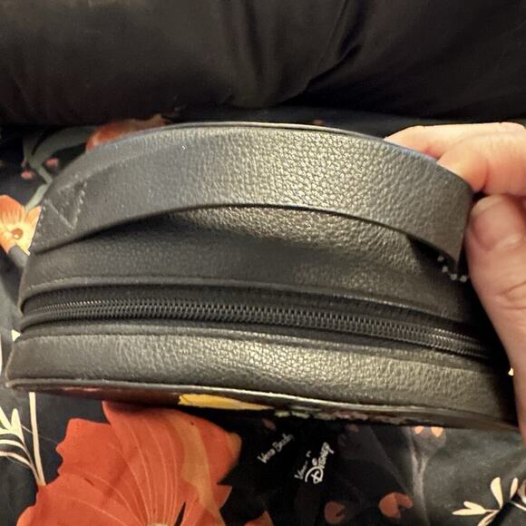 Disney Vera Bradley Snow White Cosmetic Case Retired - Picture 3 of 7